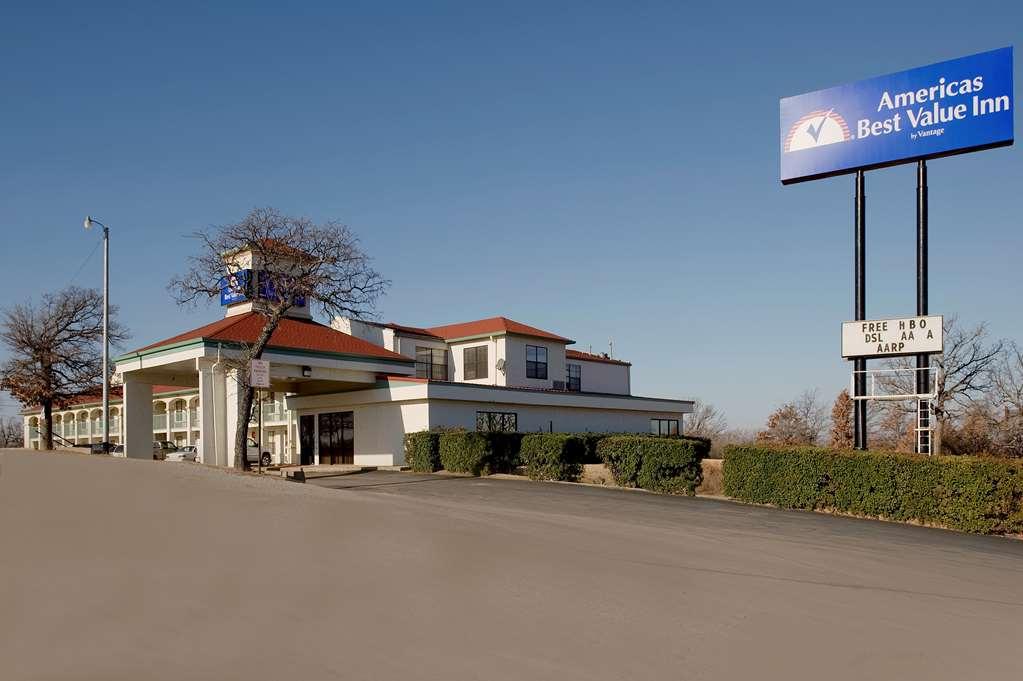 Americas Best Value Inn Bowie Esterno foto