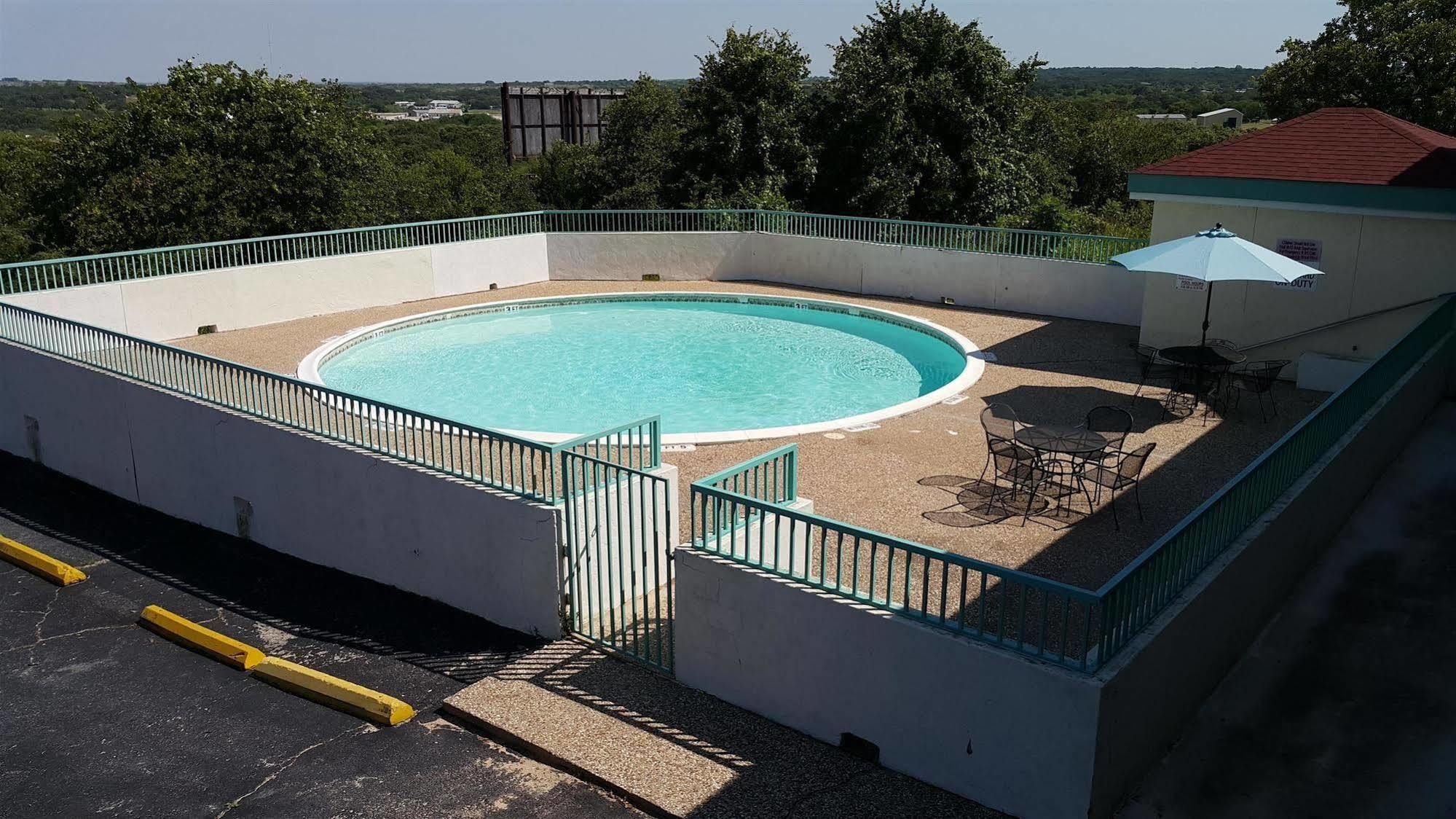 Americas Best Value Inn Bowie Esterno foto